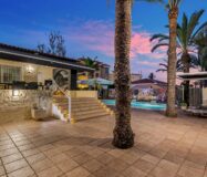 Вилла в Торревьехе 212 кв.м у моря с частным бассейном