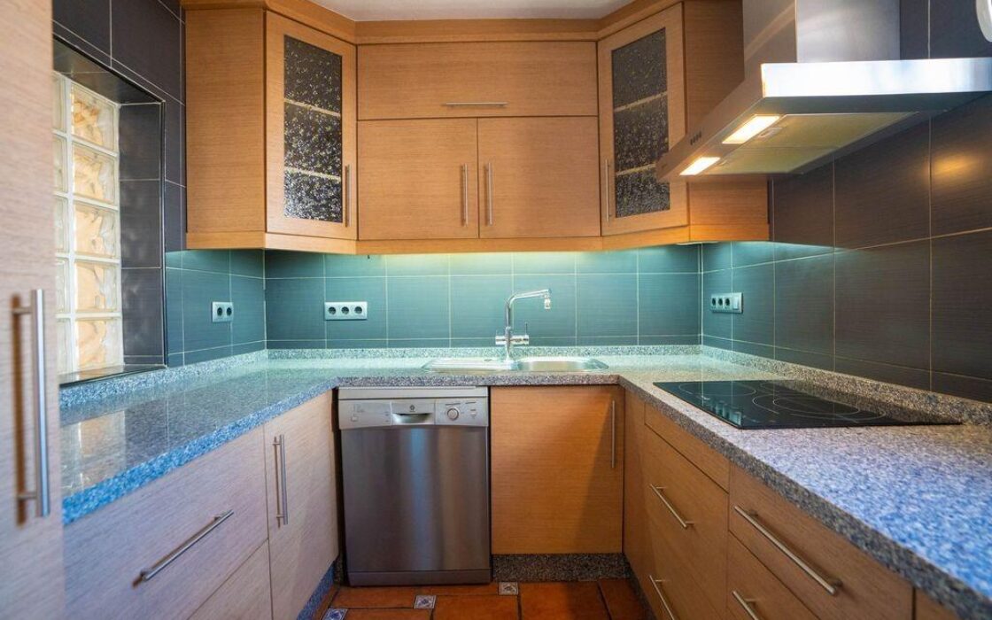 Вилла в Ориуэла Коста 79 кв.м, 4 спальни, 2.5 км до моря