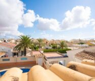 Вилла в Ориуэла Коста 79 кв.м, 4 спальни, 2.5 км до моря