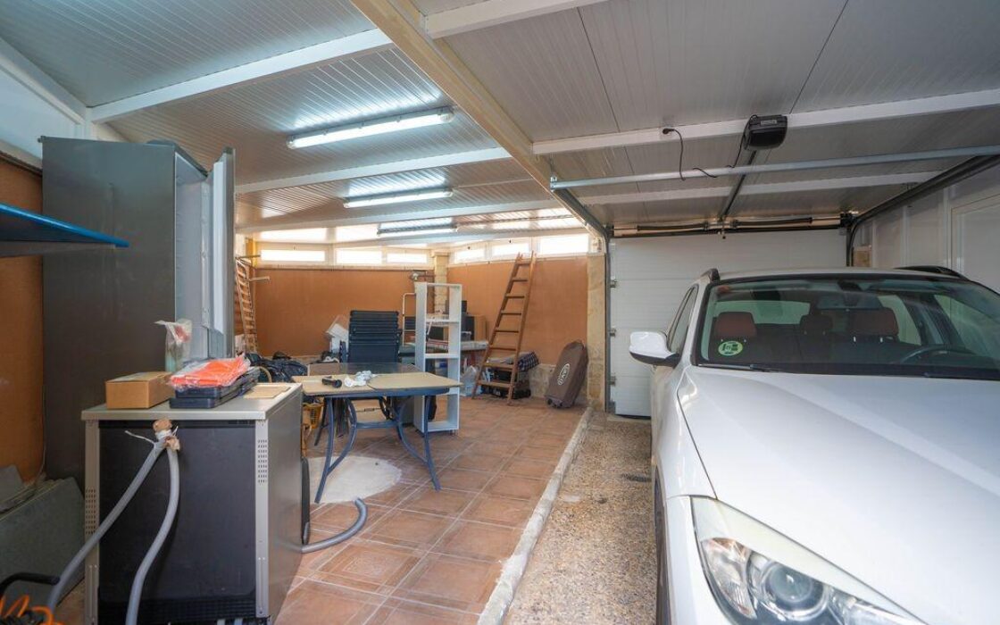 Вилла в Ориуэла Коста 79 кв.м, 4 спальни, 2.5 км до моря