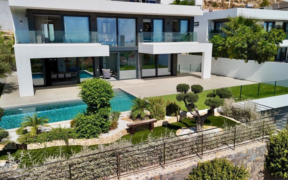 Розкішна вілла в Фенистрата 998 кв.м з панорамним видом