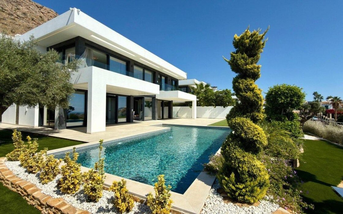 Розкішна вілла в Фенистрата 998 кв.м з панорамним видом