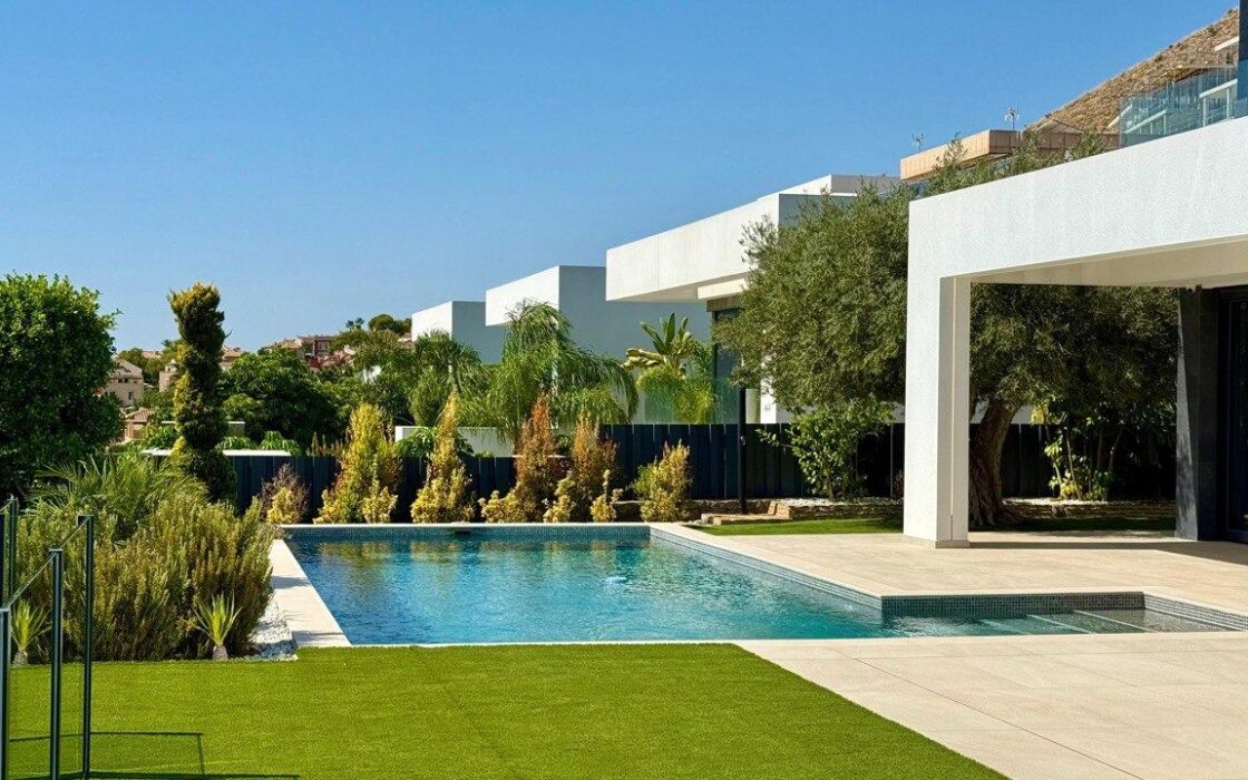 Розкішна вілла в Фенистрата 998 кв.м з панорамним видом