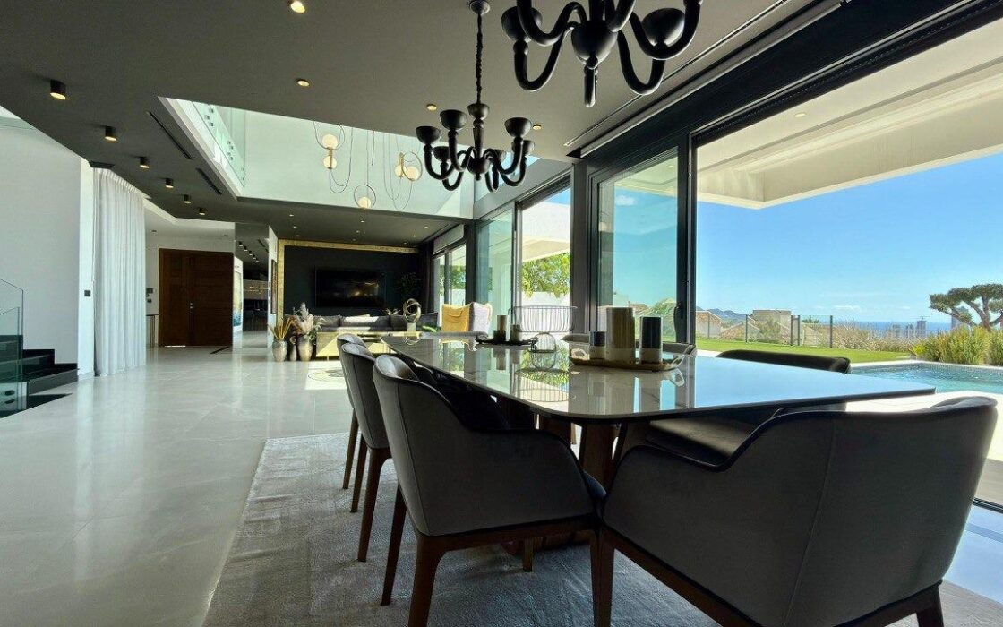 Розкішна вілла в Фенистрата 998 кв.м з панорамним видом