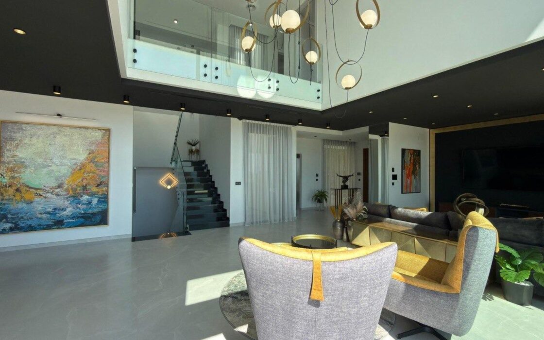 Розкішна вілла в Фенистрата 998 кв.м з панорамним видом