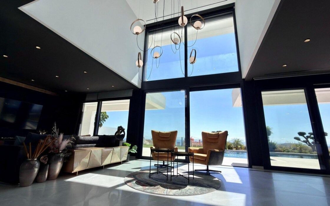 Розкішна вілла в Фенистрата 998 кв.м з панорамним видом