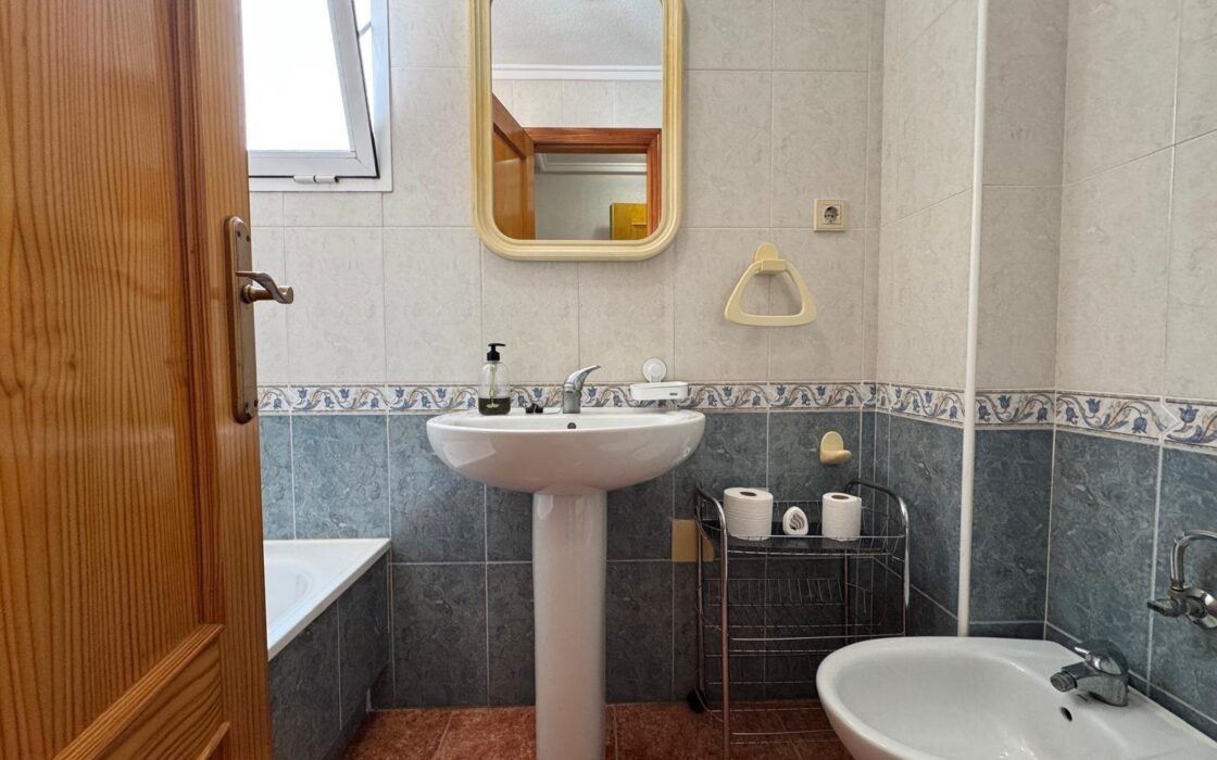 Апартаменты у пляжа Дэль Кура, 55 кв.м, 2 спальни, бассейн