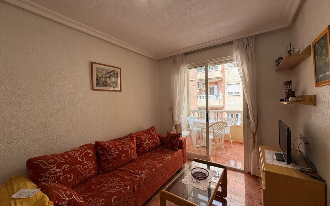 Апартаменты у пляжа Дэль Кура, 55 кв.м, 2 спальни, бассейн