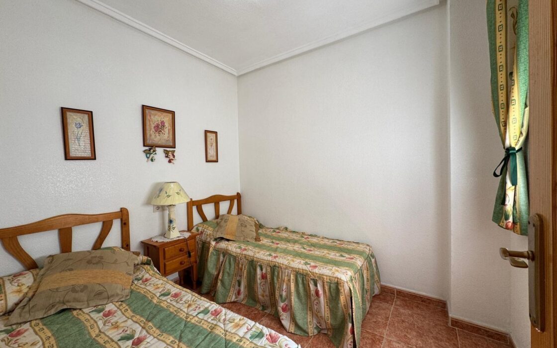 Апартаменты у пляжа Дэль Кура, 55 кв.м, 2 спальни, бассейн