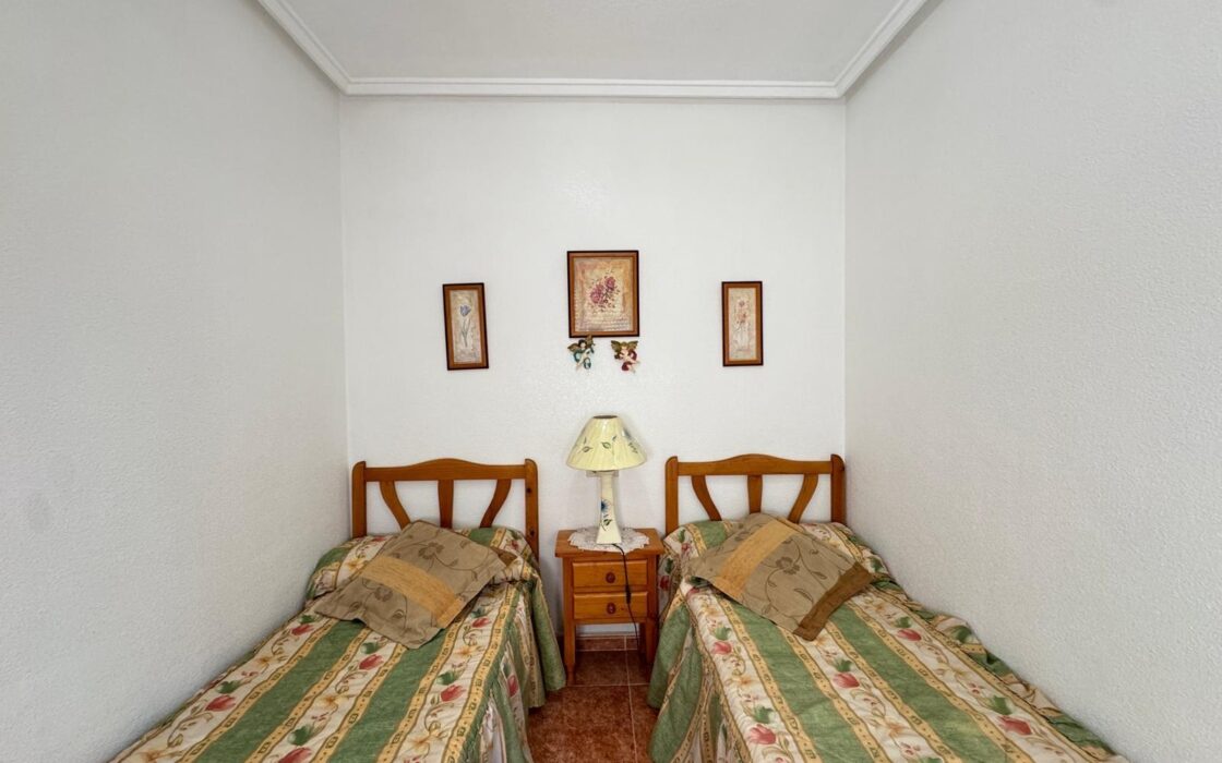 Апартаменты у пляжа Дэль Кура, 55 кв.м, 2 спальни, бассейн