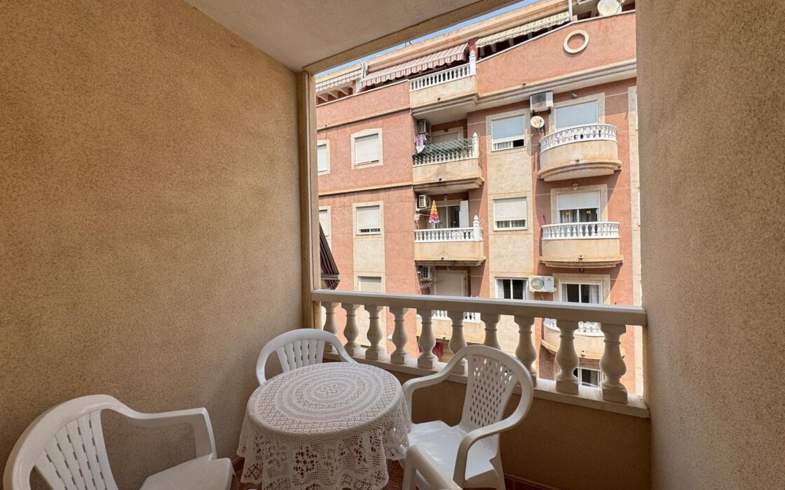 Апартаменты у пляжа Дэль Кура, 55 кв.м, 2 спальни, бассейн