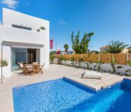 Вілла в Лос-Алькасарес, 4 кімнати, 1 км до моря