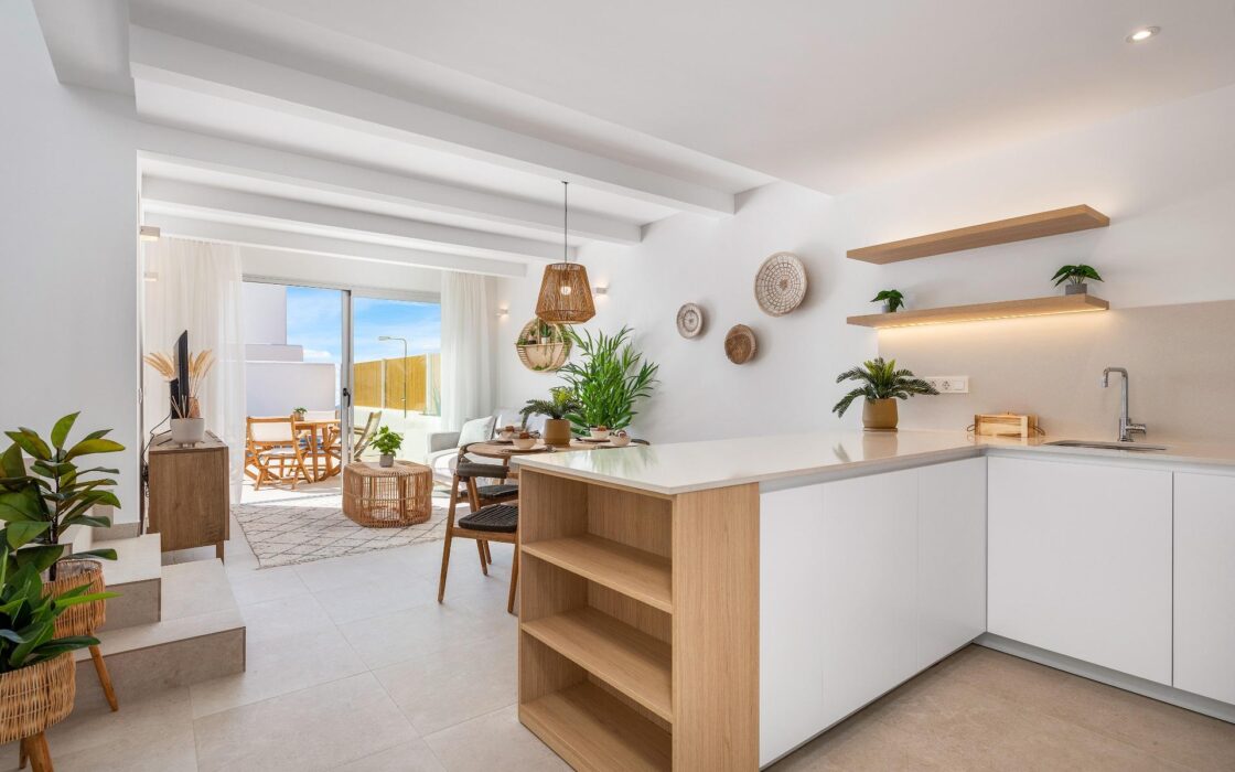 Вілла в Лос-Алькасарес, 4 кімнати, 1 км до моря