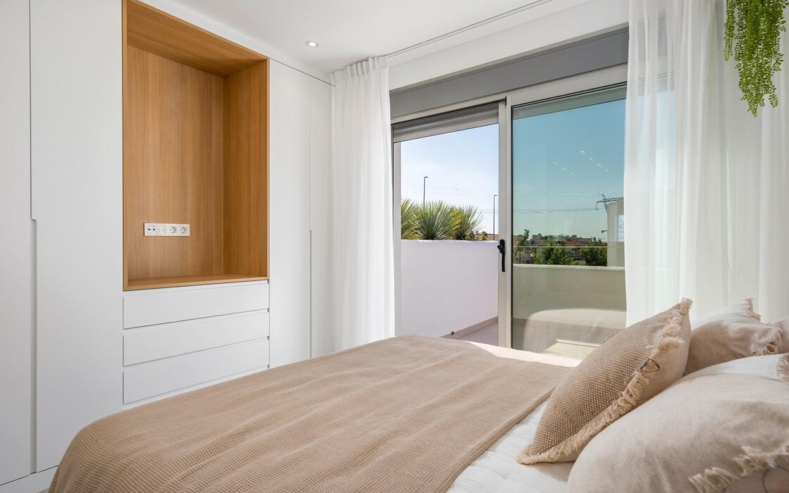 Вілла в Лос-Алькасарес, 4 кімнати, 1 км до моря