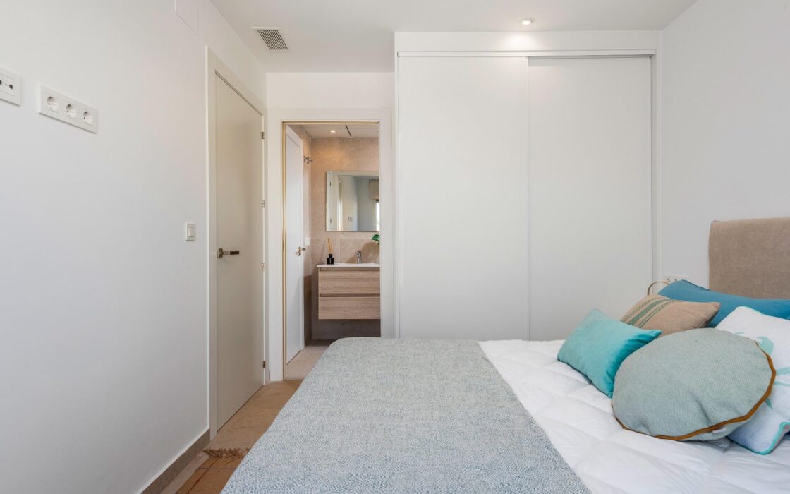 Вілла в Лос-Алькасарес, 4 кімнати, 1 км до моря