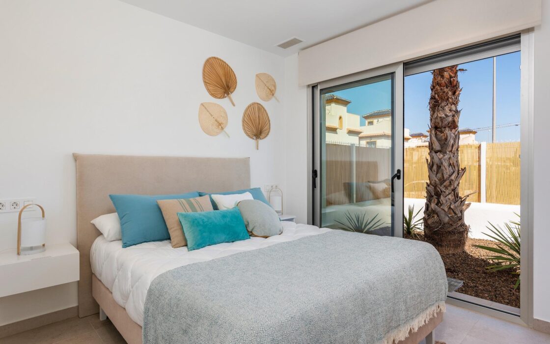 Вілла в Лос-Алькасарес, 4 кімнати, 1 км до моря