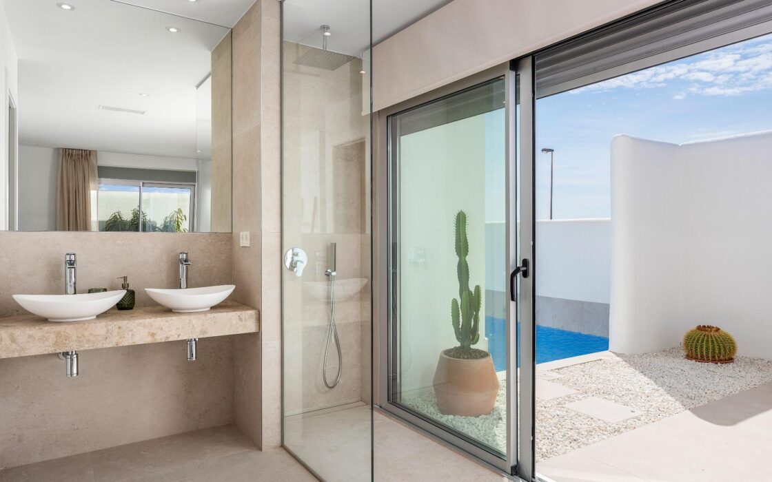 Простора вілла в Los Alcázares з видом на море 115 кв.м