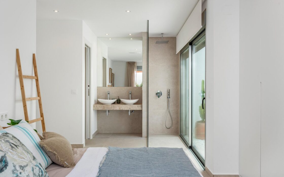 Простора вілла в Los Alcázares з видом на море 115 кв.м