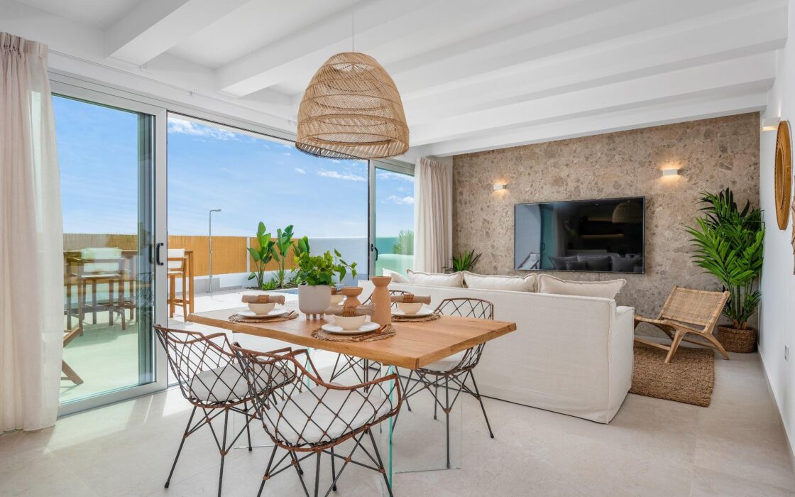 Простора вілла в Los Alcázares з видом на море 115 кв.м