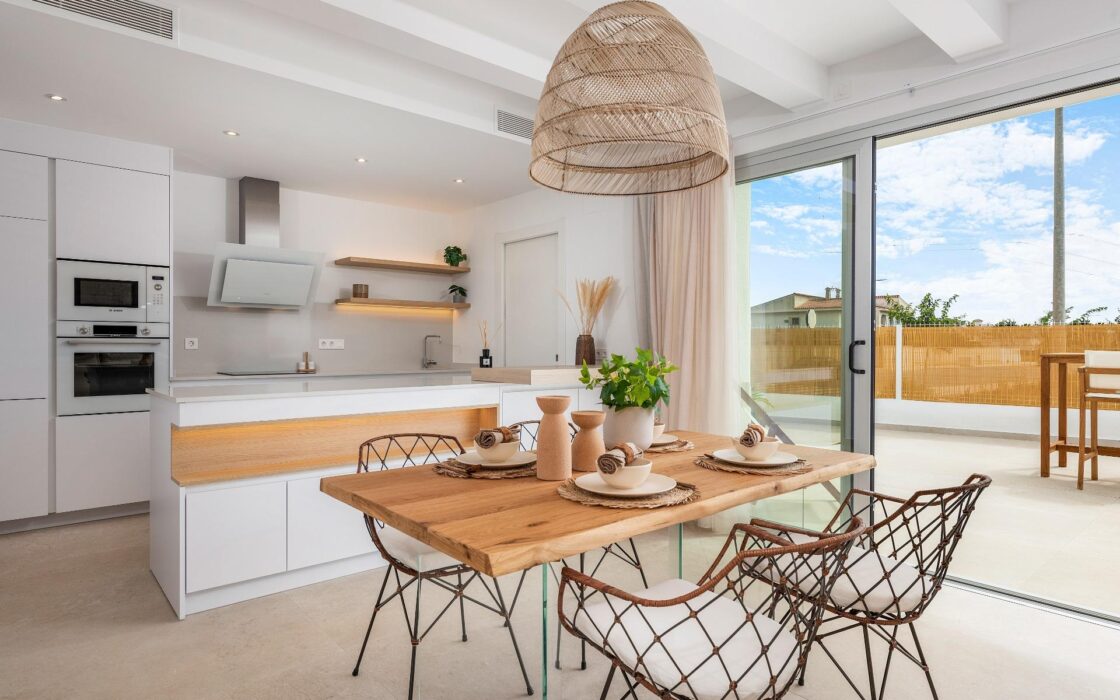 Простора вілла в Los Alcázares з видом на море 115 кв.м