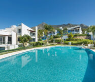 Таунхаус в Сьерра-Бланке 204 кв.м с террасой и мебелью