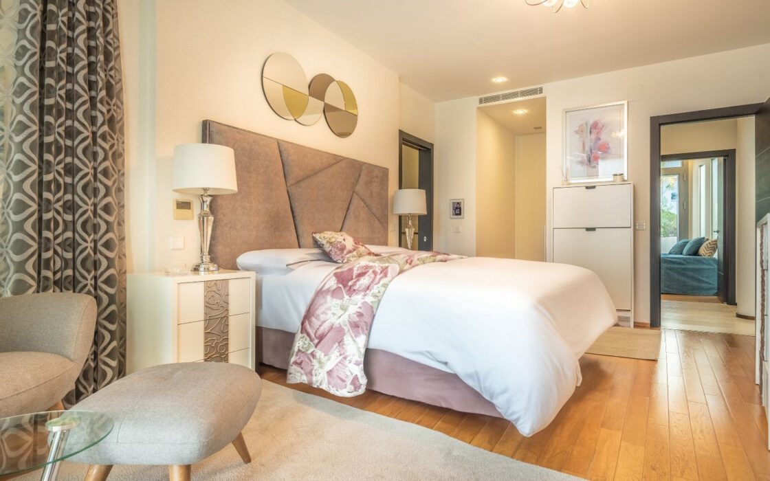 Таунхаус в Сьерра-Бланке 204 кв.м с террасой и мебелью