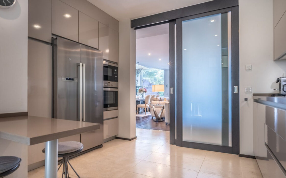 Таунхаус в Сьерра-Бланке 204 кв.м с террасой и мебелью