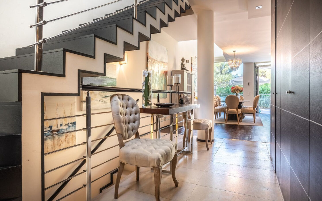 Таунхаус в Сьерра-Бланке 204 кв.м с террасой и мебелью