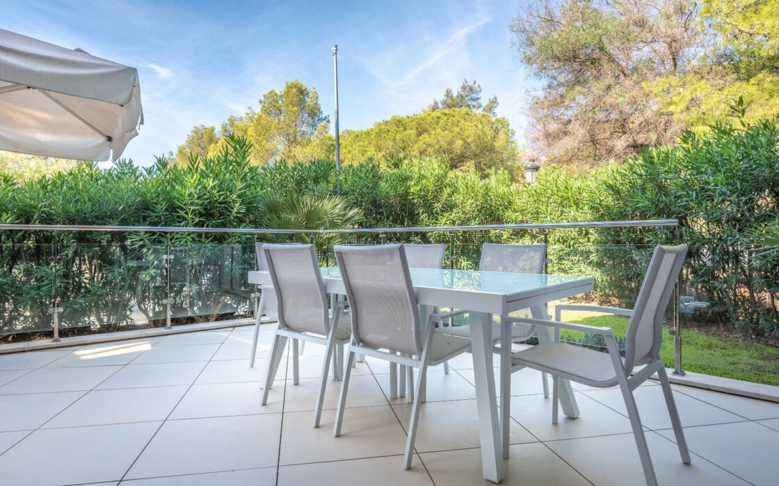 Таунхаус в Сьерра-Бланке 204 кв.м с террасой и мебелью