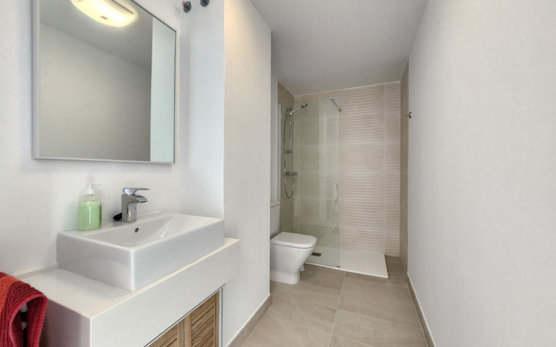 Дуплекс-пентхаус в Эстепоне 177 кв.м с террасой у моря