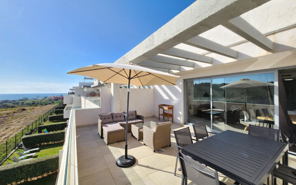 Дуплекс-пентхаус в Эстепоне 177 кв.м с террасой у моря