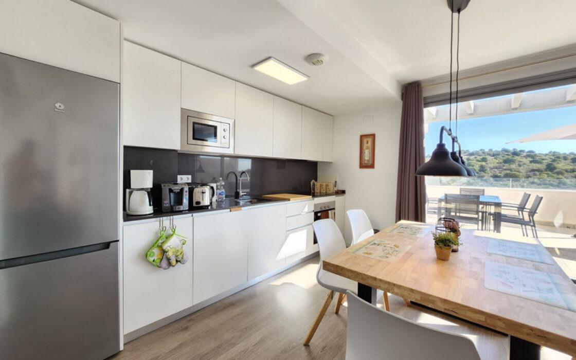 Дуплекс-пентхаус в Эстепоне 177 кв.м с террасой у моря