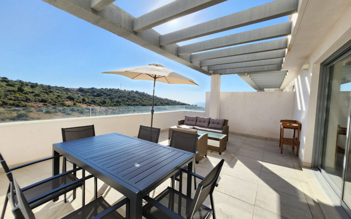 Дуплекс-пентхаус в Эстепоне 177 кв.м с террасой у моря