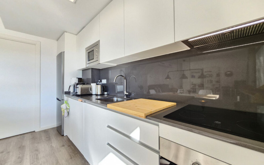 Дуплекс-пентхаус в Эстепоне 177 кв.м с террасой у моря