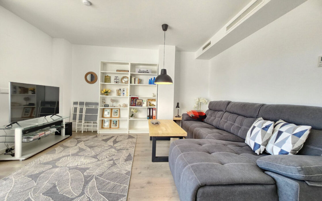 Дуплекс-пентхаус в Эстепоне 177 кв.м с террасой у моря