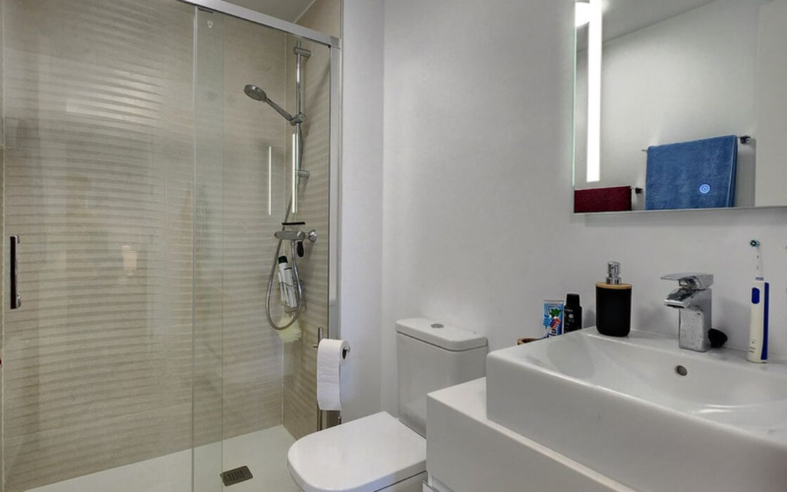 Дуплекс-пентхаус в Эстепоне 177 кв.м с террасой у моря