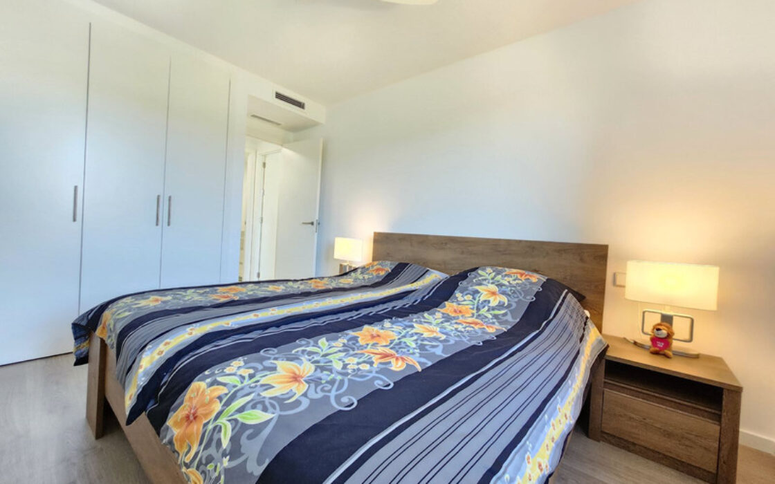 Дуплекс-пентхаус в Эстепоне 177 кв.м с террасой у моря