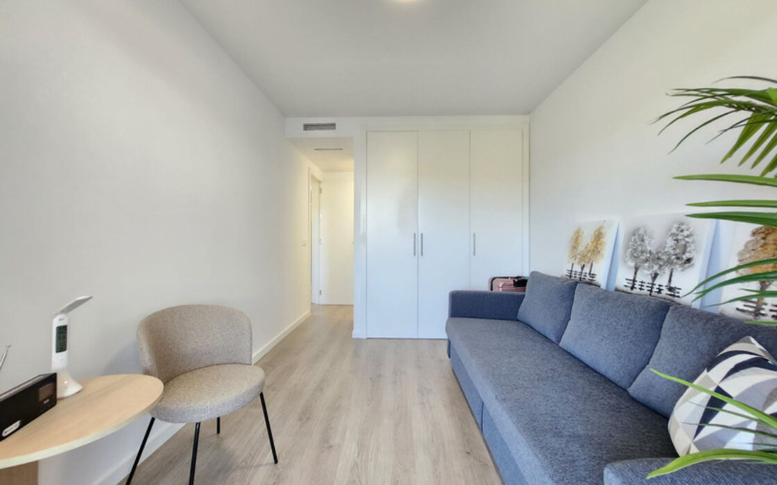 Дуплекс-пентхаус в Эстепоне 177 кв.м с террасой у моря