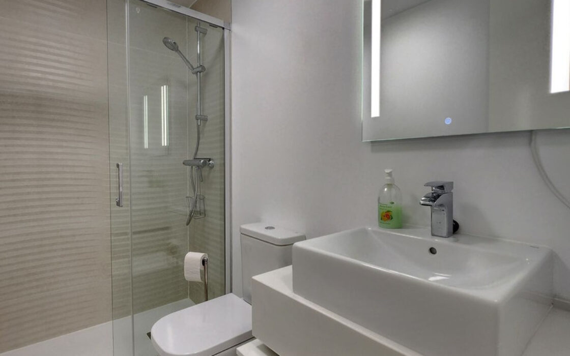 Дуплекс-пентхаус в Эстепоне 177 кв.м с террасой у моря