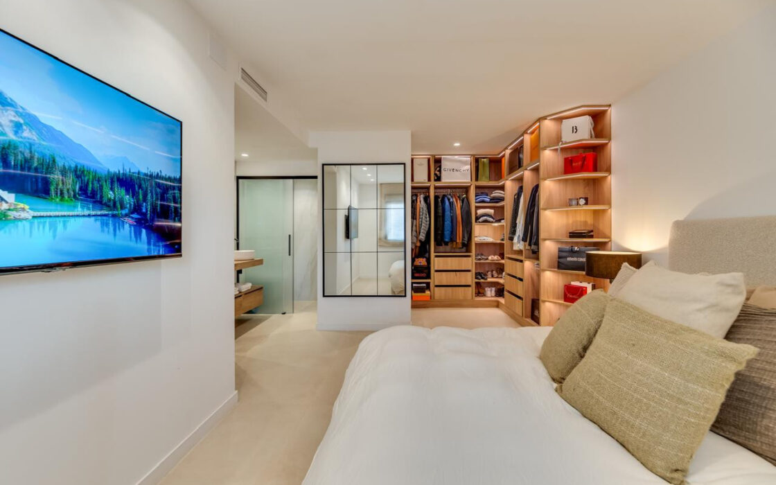 Дуплекс 180 кв.м с террасой в Лос-Пинос-де-Алоха