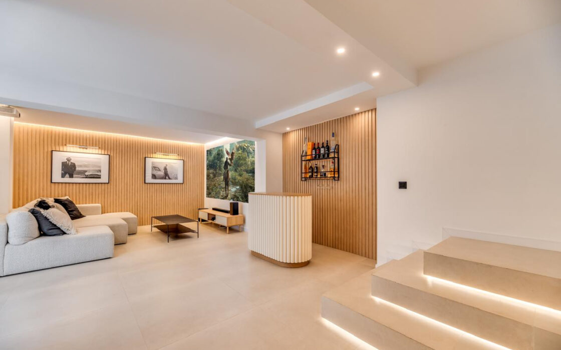 Дуплекс 180 кв.м с террасой в Лос-Пинос-де-Алоха