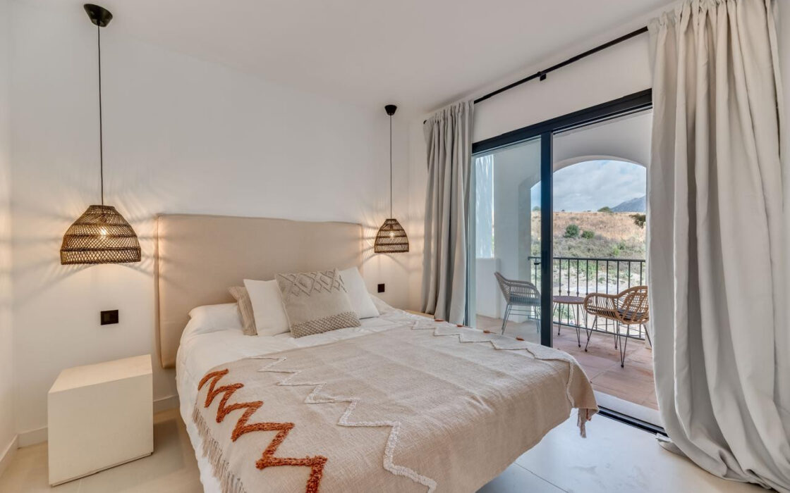 Дуплекс 180 кв.м с террасой в Лос-Пинос-де-Алоха