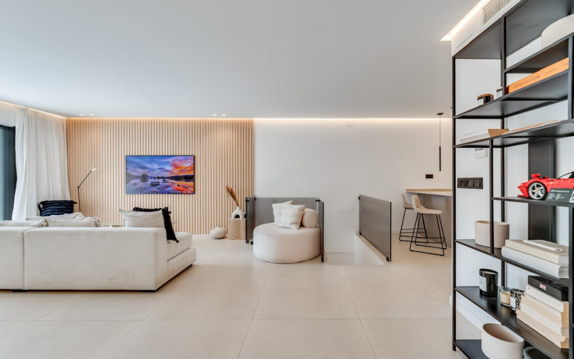 Дуплекс 180 кв.м с террасой в Лос-Пинос-де-Алоха