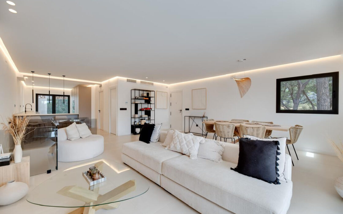 Дуплекс 180 кв.м с террасой в Лос-Пинос-де-Алоха