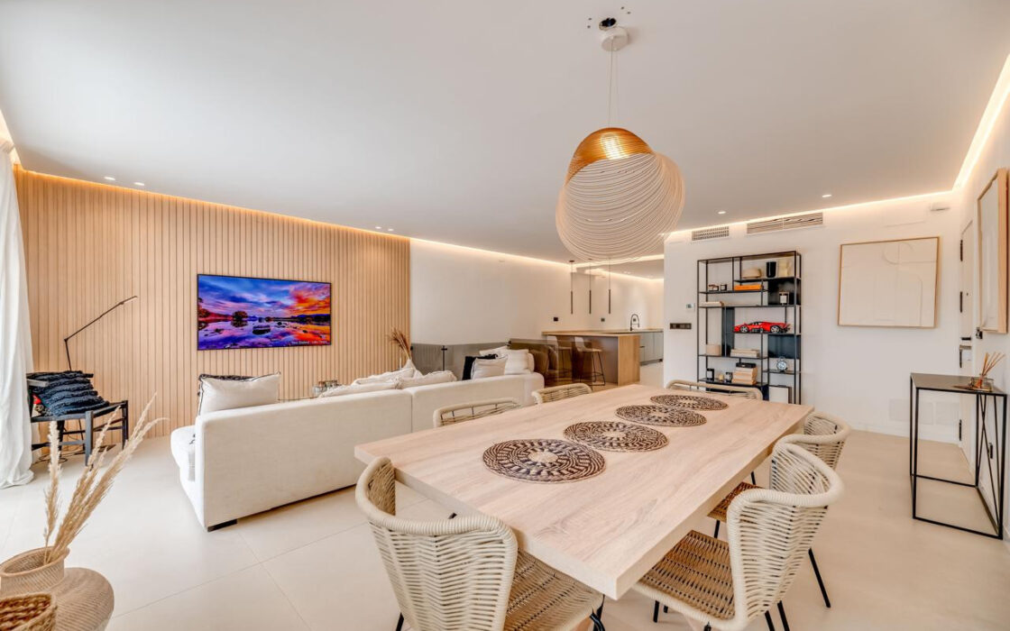 Дуплекс 180 кв.м с террасой в Лос-Пинос-де-Алоха