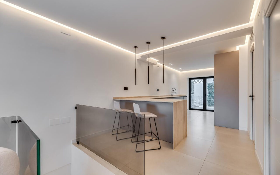 Дуплекс 180 кв.м с террасой в Лос-Пинос-де-Алоха