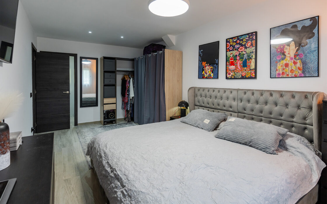 Двухкомнатная квартира с террасой у моря в жилом комплексе