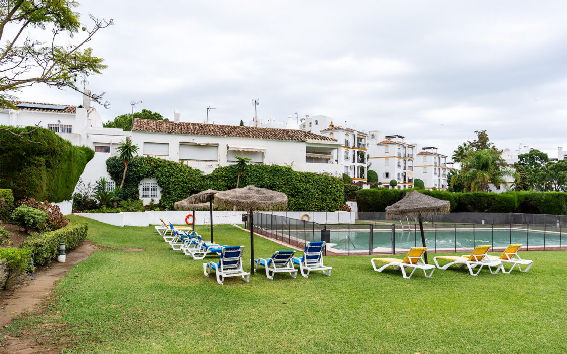 Двухкомнатная квартира с террасой у моря в жилом комплексе