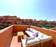 Дуплекс-пентхаус в Эстепоне 148 кв.м с террасами и видом на море