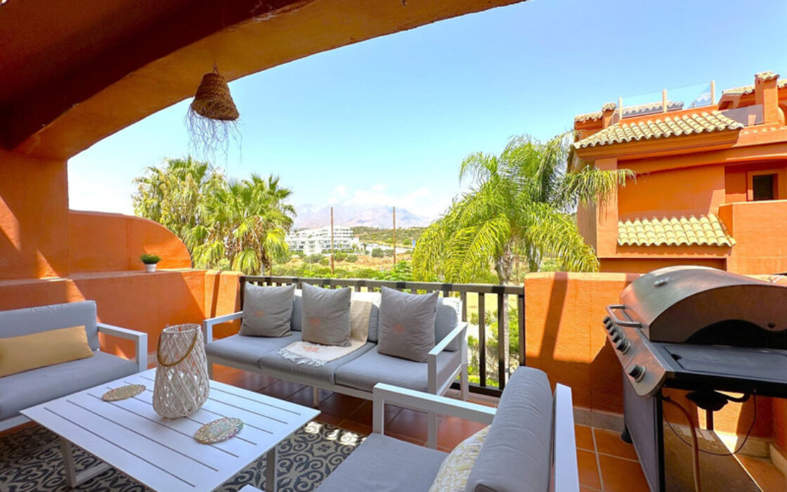 Дуплекс-пентхаус в Эстепоне 148 кв.м с террасами и видом на море